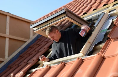 Pose de fenêtres de toit Velux à Tréflaouénan